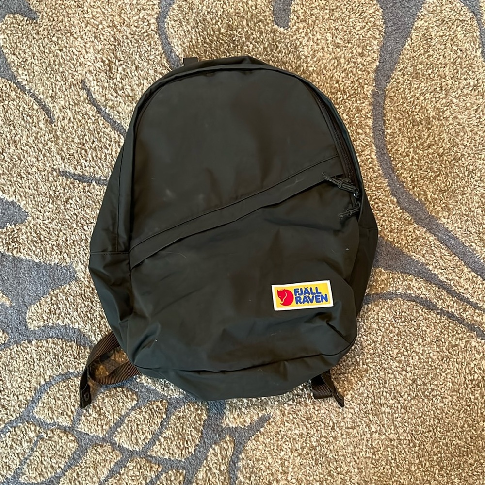 Olive Green Fjallraven Vardag bag